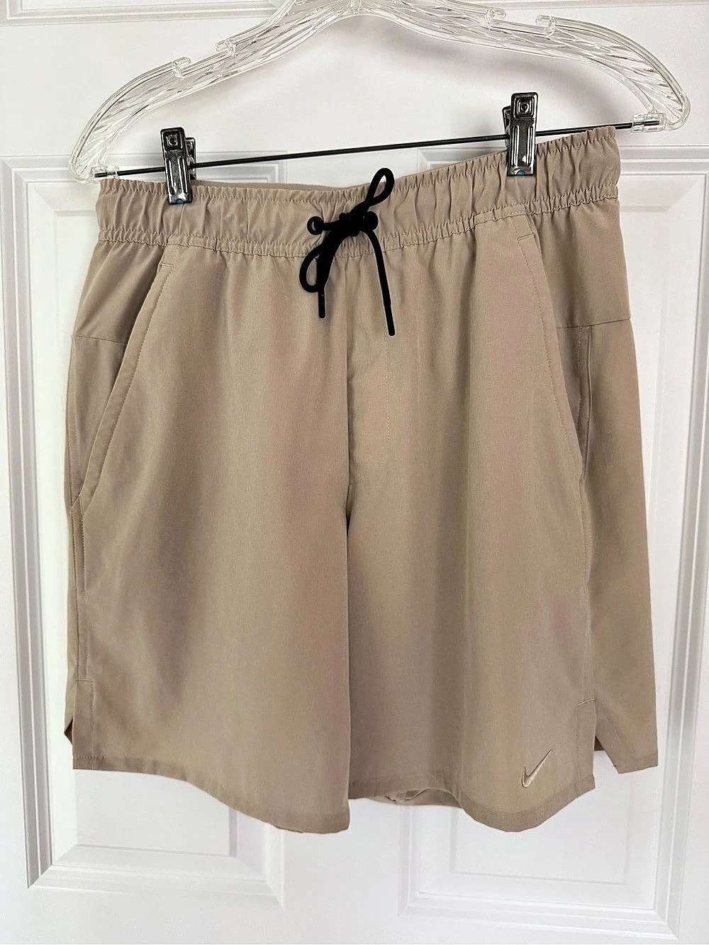 Nike Dri-FIT Men’s golf shorts in khaki
